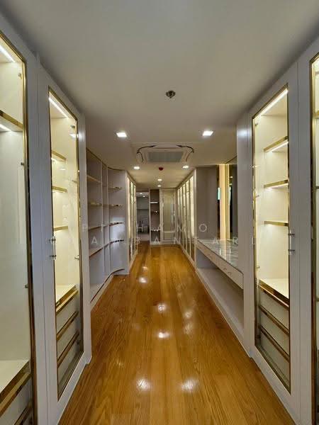 Piya Apartment Sukhumvit 15, Bangkok, 99 Sukhumvit 15, Khlongtoei Nua, Watthana, Bangkok, 4 Bedrooms, 924 sqm, Condo For Rent, by Pichamon Chawbantard, 500550936 - DDproperty.com