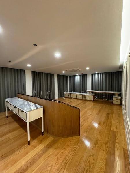 Piya Apartment Sukhumvit 15, Bangkok, 99 Sukhumvit 15, Khlongtoei Nua, Watthana, Bangkok, 4 Bedrooms, 924 sqm, Condo For Rent, by Pichamon Chawbantard, 500550936 - DDproperty.com