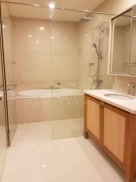 The Emporio Place, Bangkok, 93 Soi Sukhumvit 24, Sukhumvit Road, Khong Tan, Khlong Toei, Bangkok, 1 Bedroom, 65 sqm, Condo For Rent, by Nat Tantirapan, 500551001 - DDproperty.com