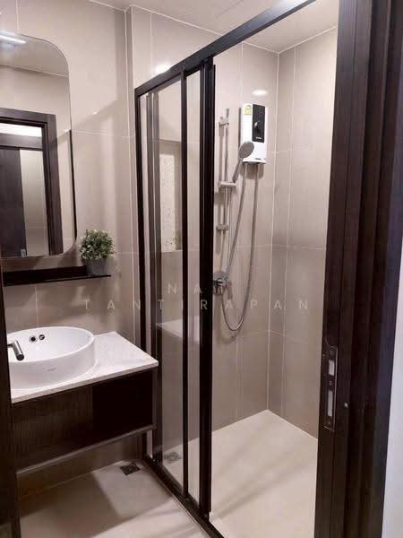 XT Huaikhwang, Bangkok, 244 Ratchadaphisek Road, Huai Khwang, Bangkok, 1 Bedroom, 30 sqm, Condo For Rent, by Nat Tantirapan, 500551025 - DDproperty.com