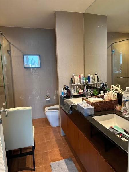 Baan Rajprasong, Bangkok, 3 Rajdamri Road, Lumphini, Pathum Wan, Bangkok, 2 Bedrooms, 120 sqm, Condo For Rent, by Pichamon Chawbantard, 500551078 - DDproperty.com