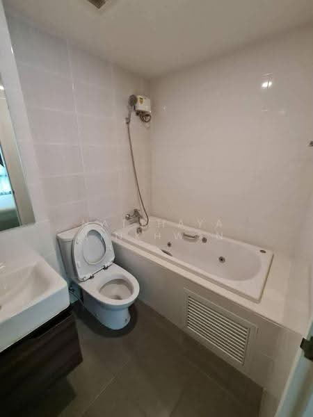 Notting Hill Phahol-Kaset, Bangkok, 57 Phahonyothin Road, Anusaowari, Bang Khen, Bangkok, 1 Bedroom, 44 sqm, Condo For Sale, by Natthaya Ninkhwan, 500551183 - DDproperty.com