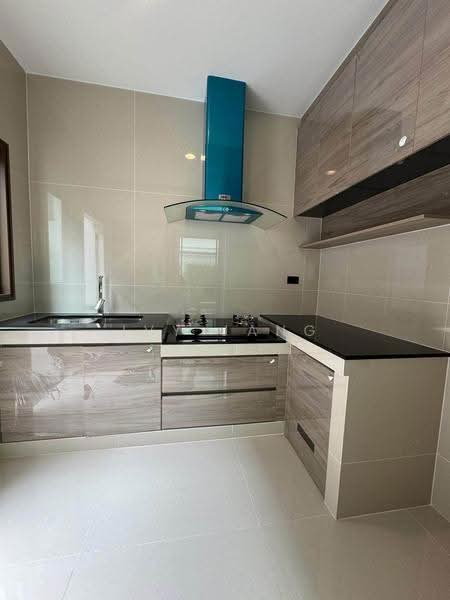 Burasiri Krungthep Kreetha, Bangkok, 95 Soi Pracha Ruam Chai, Hua Mak, Bang Kapi, Bangkok, 4 Bedrooms, 196 sqm, Single Detached House For Rent, by Ivy Jang, 500551197 - DDproperty.com