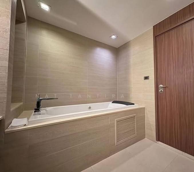 The Hudson Sathorn 7 : เดอะ ฮัดสัน สาทร 7, กรุงเทพ, 131 ถนน สาทรใต้, ทุ่งมหาเมฆ, สาทร, กรุงเทพ, 171 ตร.ม., คอนโด ให้เช่า, โดย Nat Tantirapan, 500551241 - DDproperty.com
