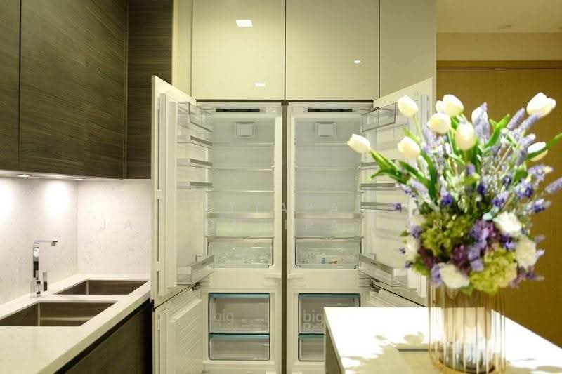 The Esse Asoke, Bangkok, 333 Soi Sukhumvit 21, Sukhumvit Road, Khlongtoei Nua, Watthana, Bangkok, 2 Bedrooms, 75 sqm, Condo For Rent, by Jettapat Jaroonpipatkun, 500551285 - DDproperty.com