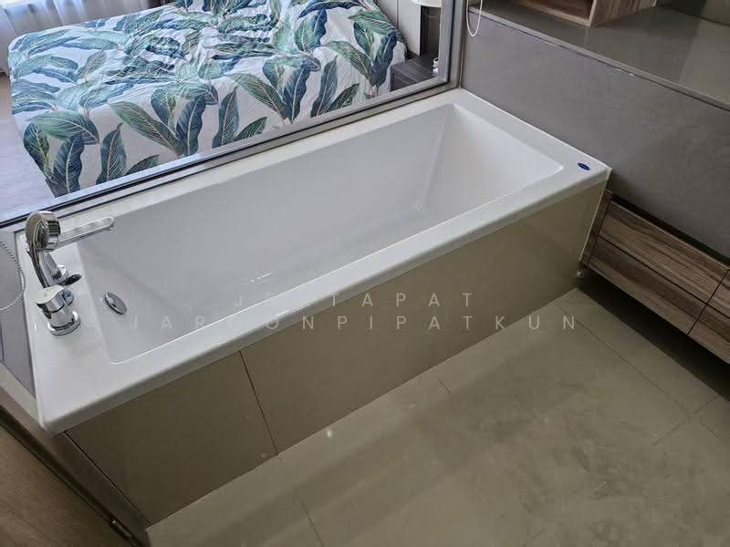 The Esse Asoke, Bangkok, 333 Soi Sukhumvit 21, Sukhumvit Road, Khlongtoei Nua, Watthana, Bangkok, 1 Bedroom, 46 sqm, Condo For Rent, by Jettapat Jaroonpipatkun, 500551436 - DDproperty.com