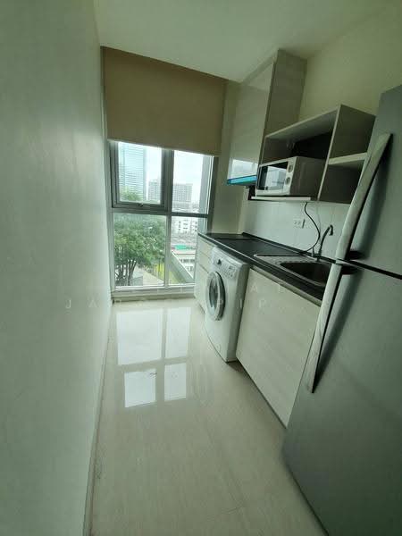 Life Ratchadapisek, Bangkok, 279 Ratchadapisaek Road, Huai Khwang, Bangkok, 2 Bedrooms, 55 sqm, Condo For Rent, by Jettapat Jaroonpipatkun, 500551478 - DDproperty.com