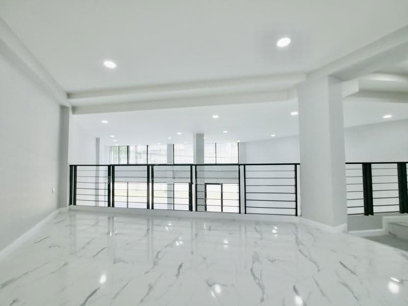 Home Office รีโนเวทใหม่ 3.5 ชั้น ซ.เฉลิมพระเกียรติ 6, Bangkok, Bang Chak, Phra Khanong, Bangkok, , 291 sqm, Shophouse For Sale, by ทัตเทพ ดิลกพัฒนะกูล, 500551520 - DDproperty.com