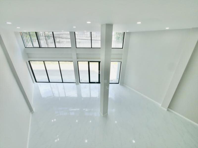 Home Office รีโนเวทใหม่ 3.5 ชั้น ซ.เฉลิมพระเกียรติ 6, Bangkok, Bang Chak, Phra Khanong, Bangkok, , 291 sqm, Shophouse For Sale, by ทัตเทพ ดิลกพัฒนะกูล, 500551520 - DDproperty.com