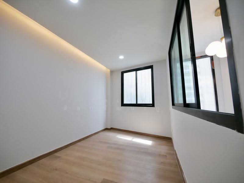 Home Office รีโนเวทใหม่ 3.5 ชั้น ซ.เฉลิมพระเกียรติ 6, Bangkok, Bang Chak, Phra Khanong, Bangkok, , 291 sqm, Shophouse For Sale, by ทัตเทพ ดิลกพัฒนะกูล, 500551520 - DDproperty.com
