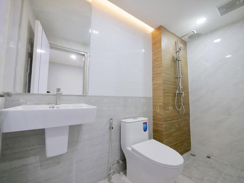 Home Office รีโนเวทใหม่ 3.5 ชั้น ซ.เฉลิมพระเกียรติ 6, Bangkok, Bang Chak, Phra Khanong, Bangkok, , 291 sqm, Shophouse For Sale, by ทัตเทพ ดิลกพัฒนะกูล, 500551520 - DDproperty.com