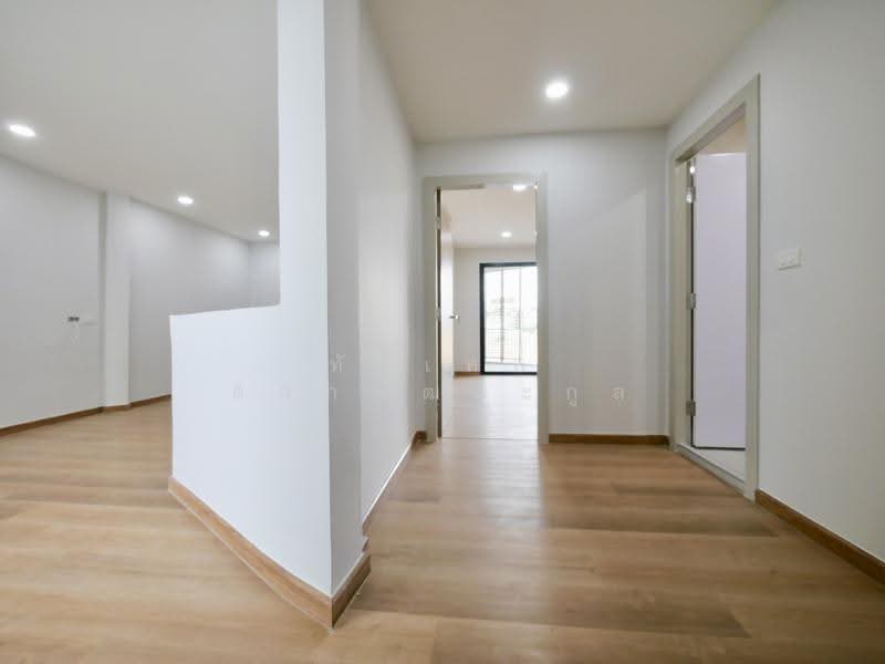 Home Office รีโนเวทใหม่ 3.5 ชั้น ซ.เฉลิมพระเกียรติ 6, Bangkok, Bang Chak, Phra Khanong, Bangkok, , 291 sqm, Shophouse For Sale, by ทัตเทพ ดิลกพัฒนะกูล, 500551520 - DDproperty.com