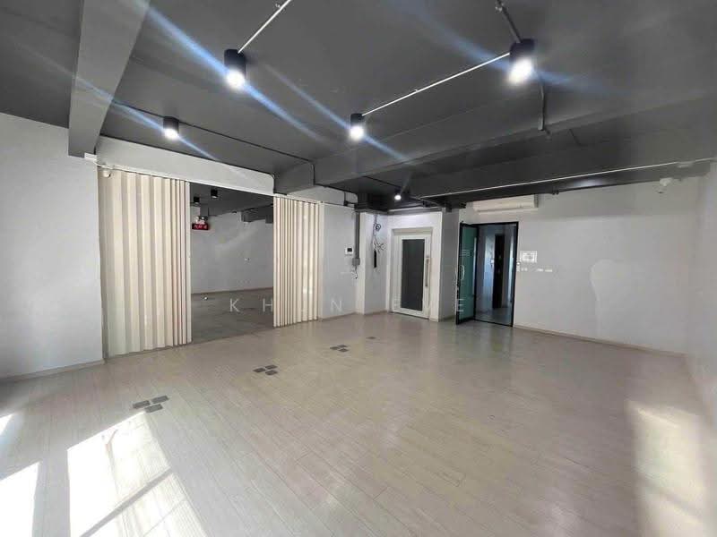 Home office style modern loft for rent in Sukhumvit 77 Onnut ( SPSEVE2332 ), Bangkok, อ่อนนุช 30, Suan Luang, Bangkok, , 760 sqm, Shophouse For Rent, by Khun Eve, 500551529 - DDproperty.com