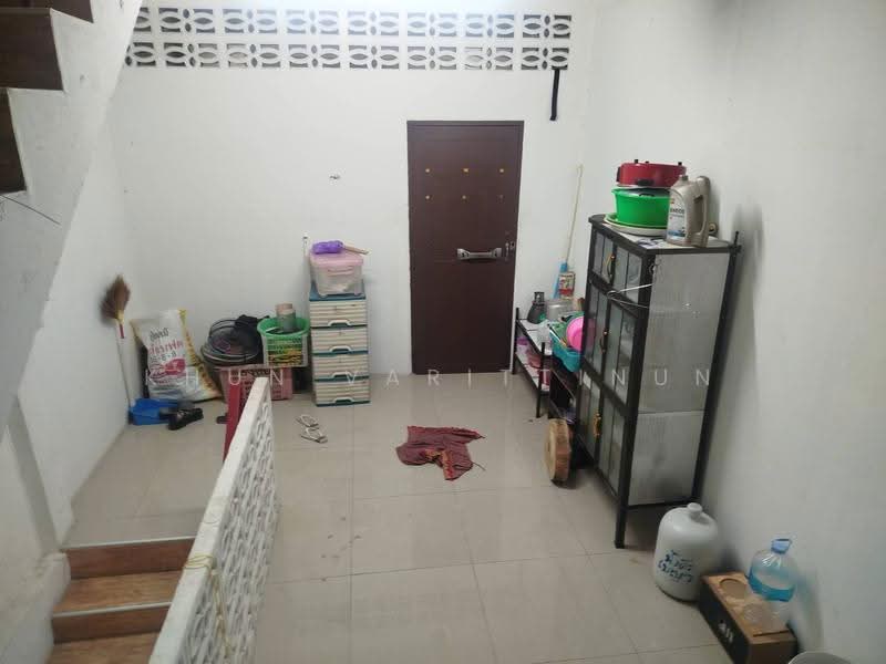 Sell 3-Story Townhouse 300m from BTS Krung Thon Buri Great Investment Opportunity in Charoen Nakhon, Bangkok, เจริญนคร18, Bang Lam Phu Lang, Khlong San, Bangkok, 3 Bedrooms, 150 sqm, Townhouse For Sale, by Khun Varittinun, 500551538 - DDproperty.com