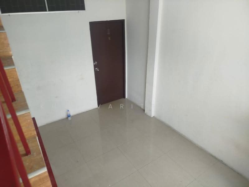 Sell 3-Story Townhouse 300m from BTS Krung Thon Buri Great Investment Opportunity in Charoen Nakhon, Bangkok, เจริญนคร18, Bang Lam Phu Lang, Khlong San, Bangkok, 3 Bedrooms, 150 sqm, Townhouse For Sale, by Khun Varittinun, 500551538 - DDproperty.com