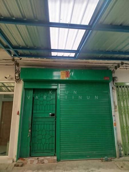 Sell 3-Story Townhouse 300m from BTS Krung Thon Buri Great Investment Opportunity in Charoen Nakhon, Bangkok, เจริญนคร18, Bang Lam Phu Lang, Khlong San, Bangkok, 3 Bedrooms, 150 sqm, Townhouse For Sale, by Khun Varittinun, 500551538 - DDproperty.com