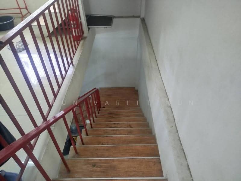 Sell 3-Story Townhouse 300m from BTS Krung Thon Buri Great Investment Opportunity in Charoen Nakhon, Bangkok, เจริญนคร18, Bang Lam Phu Lang, Khlong San, Bangkok, 3 Bedrooms, 150 sqm, Townhouse For Sale, by Khun Varittinun, 500551538 - DDproperty.com
