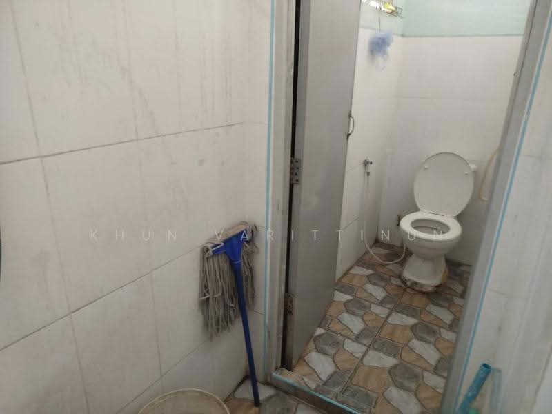 Sell 3-Story Townhouse 300m from BTS Krung Thon Buri Great Investment Opportunity in Charoen Nakhon, Bangkok, เจริญนคร18, Bang Lam Phu Lang, Khlong San, Bangkok, 3 Bedrooms, 150 sqm, Townhouse For Sale, by Khun Varittinun, 500551538 - DDproperty.com
