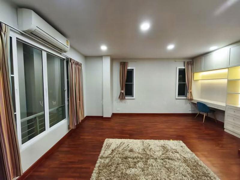 Baan Klang Krung The Nice Ratchavipha, Bangkok, 2 Kamphaeng Phet Road, Lat Yao, Chatuchak, Bangkok, 3 Bedrooms, 310 sqm, Single Detached House For Rent, by บุษบา รัตนวงษ์ชัย, 500551554 - DDproperty.com