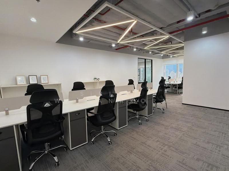 Newly renovated office space with furniture, 550m from BTS Phloen Chit. The building has restaurants, Bangkok, Witthayu, Lumphini, Pathum Wan, Bangkok, , 95 sqm, Office Space For Rent, by Sirikul Wattanakorn, 500551598 - DDproperty.com