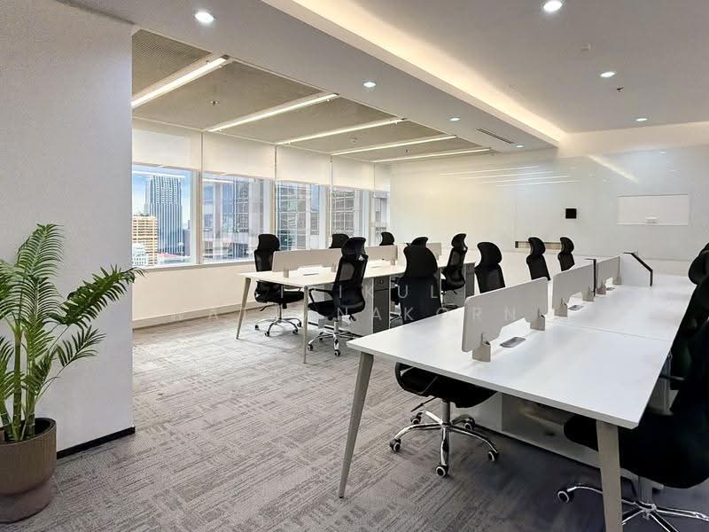 Newly renovated office space with furniture, 550m from BTS Phloen Chit. The building has restaurants, Bangkok, Witthayu, Lumphini, Pathum Wan, Bangkok, , 95 sqm, Office Space For Rent, by Sirikul Wattanakorn, 500551598 - DDproperty.com