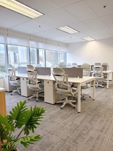 Newly renovated office space with furniture, 550m from BTS Phloen Chit. The building has restaurants, Bangkok, Witthayu, Lumphini, Pathum Wan, Bangkok, , 95 sqm, Office Space For Rent, by Sirikul Wattanakorn, 500551598 - DDproperty.com