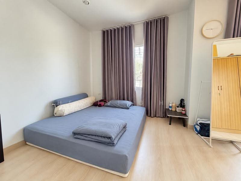 The Village Rangsit - Wongwaen, Pathum Thani, Leabklong 5 Road (West Side), Lat Sawai, Lam Luk Ka, Pathum Thani, 3 Bedrooms, 132 sqm, Townhouse For Sale, by THE LIVING HUB, 500551652 - DDproperty.com