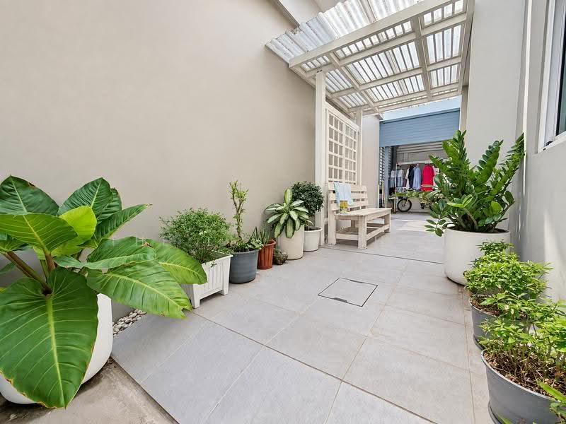 The Village Rangsit - Wongwaen, Pathum Thani, Leabklong 5 Road (West Side), Lat Sawai, Lam Luk Ka, Pathum Thani, 3 Bedrooms, 132 sqm, Townhouse For Sale, by THE LIVING HUB, 500551652 - DDproperty.com