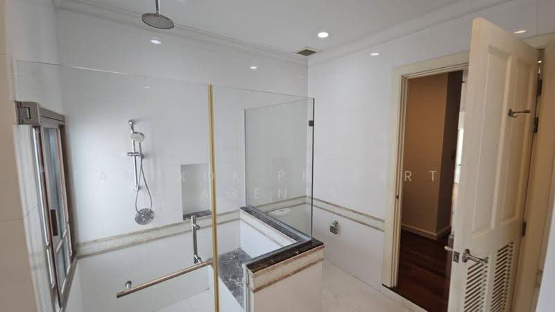 Baan Sansiri Sukhumvit 67, Bangkok, 32 Soi Sukhumvit 67, Phra Kanong Nua, Watthana, Bangkok, 4 Bedrooms, 394 sqm, Single Detached House For Rent, by BANGKOK PROPERTY AGENTS, 500551667 - DDproperty.com