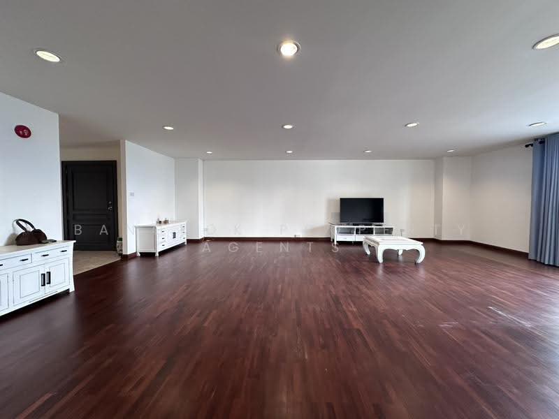 D.S. Tower 1 Sukhumvit 33, Bangkok, Soi Phrom Chit, Khlong Tan Nua, Watthana, Bangkok, 3 Bedrooms, 200 sqm, Condo For Rent, by BANGKOK PROPERTY AGENTS, 500551697 - DDproperty.com