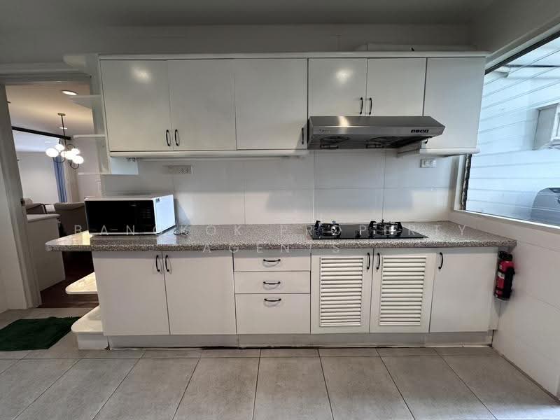 D.S. Tower 1 Sukhumvit 33, Bangkok, Soi Phrom Chit, Khlong Tan Nua, Watthana, Bangkok, 3 Bedrooms, 200 sqm, Condo For Rent, by BANGKOK PROPERTY AGENTS, 500551697 - DDproperty.com