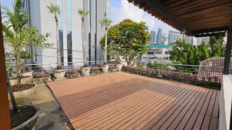 House between Thonglor and Phromphong, กรุงเทพ, คลองตัน, คลองเตย, กรุงเทพ, 300 ตร.ม., บ้านเดี่ยว ให้เช่า, โดย BANGKOK PROPERTY AGENTS, 500551762 - DDproperty.com