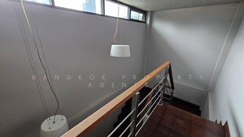 House between Thonglor and Phromphong, Bangkok, Khong Tan, Khlong Toei, Bangkok, 4 Bedrooms, 300 sqm, Single Detached House For Rent, by BANGKOK PROPERTY AGENTS, 500551762 - DDproperty.com