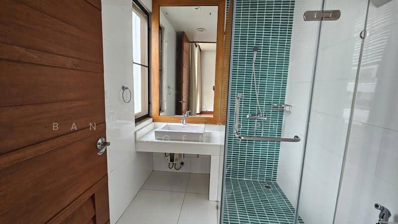 House between Thonglor and Phromphong, Bangkok, Khong Tan, Khlong Toei, Bangkok, 4 Bedrooms, 300 sqm, Single Detached House For Rent, by BANGKOK PROPERTY AGENTS, 500551762 - DDproperty.com