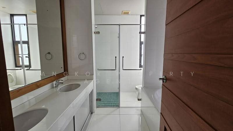 House between Thonglor and Phromphong, Bangkok, Khong Tan, Khlong Toei, Bangkok, 4 Bedrooms, 300 sqm, Single Detached House For Rent, by BANGKOK PROPERTY AGENTS, 500551762 - DDproperty.com