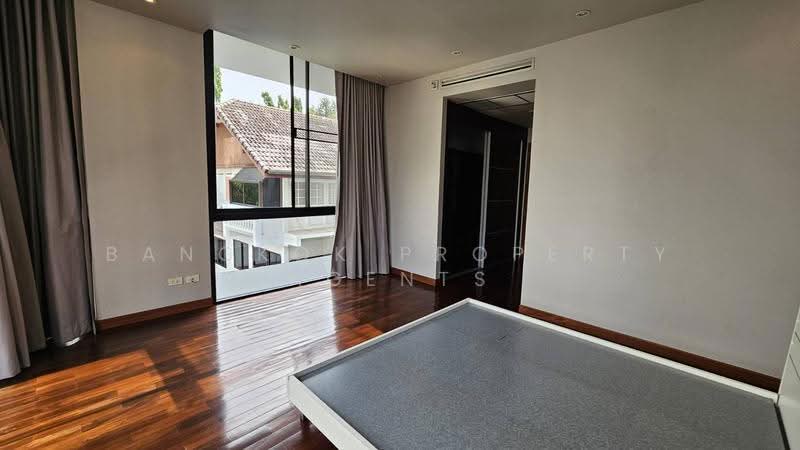 House between Thonglor and Phromphong, กรุงเทพ, คลองตัน, คลองเตย, กรุงเทพ, 300 ตร.ม., บ้านเดี่ยว ให้เช่า, โดย BANGKOK PROPERTY AGENTS, 500551762 - DDproperty.com