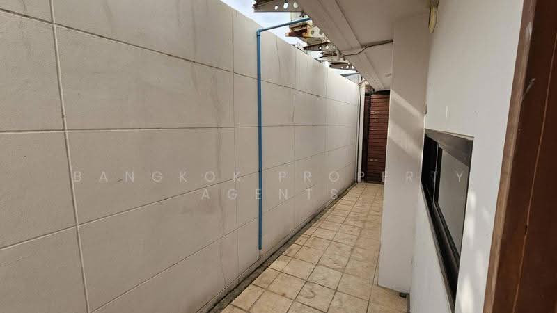House between Thonglor and Phromphong, Bangkok, Khong Tan, Khlong Toei, Bangkok, 4 Bedrooms, 300 sqm, Single Detached House For Rent, by BANGKOK PROPERTY AGENTS, 500551762 - DDproperty.com