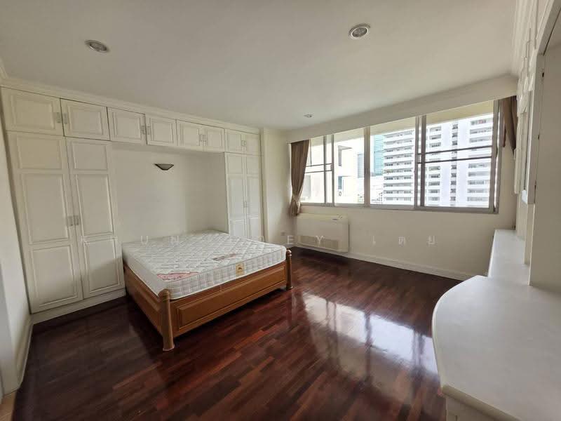 D.S. Tower 1 Sukhumvit 33, Bangkok, Soi Phrom Chit, Khlong Tan Nua, Watthana, Bangkok, 3 Bedrooms, 236 sqm, Condo For Rent, by Khun Toey เตย, 500551811 - DDproperty.com