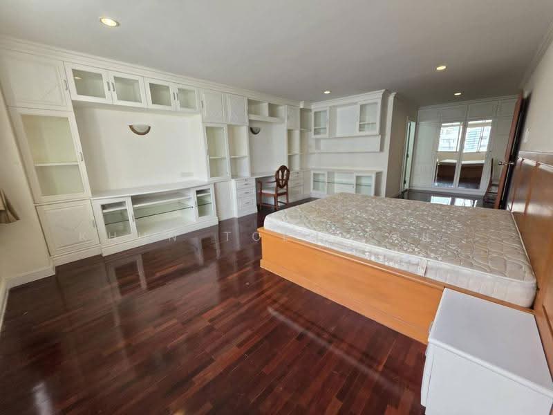 D.S. Tower 1 Sukhumvit 33, Bangkok, Soi Phrom Chit, Khlong Tan Nua, Watthana, Bangkok, 3 Bedrooms, 236 sqm, Condo For Rent, by Khun Toey เตย, 500551811 - DDproperty.com