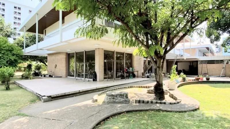 Single House on Sukhumvit 71, Bangkok, Khlong Tan Nua, Watthana, Bangkok, 4 Bedrooms, 426 sqm, Single Detached House For Sale, by CBRE (Thailand) Co.,Ltd, 500551849 - DDproperty.com