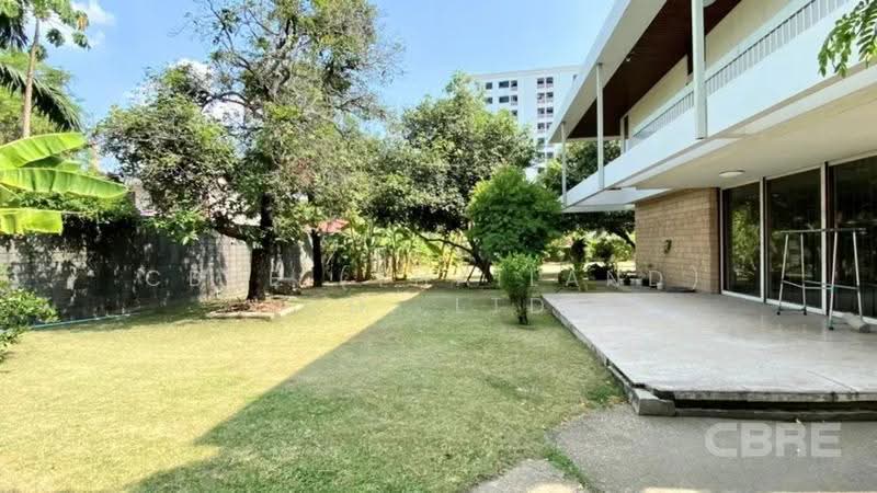 Single House on Sukhumvit 71, Bangkok, Khlong Tan Nua, Watthana, Bangkok, 4 Bedrooms, 426 sqm, Single Detached House For Sale, by CBRE (Thailand) Co.,Ltd, 500551849 - DDproperty.com