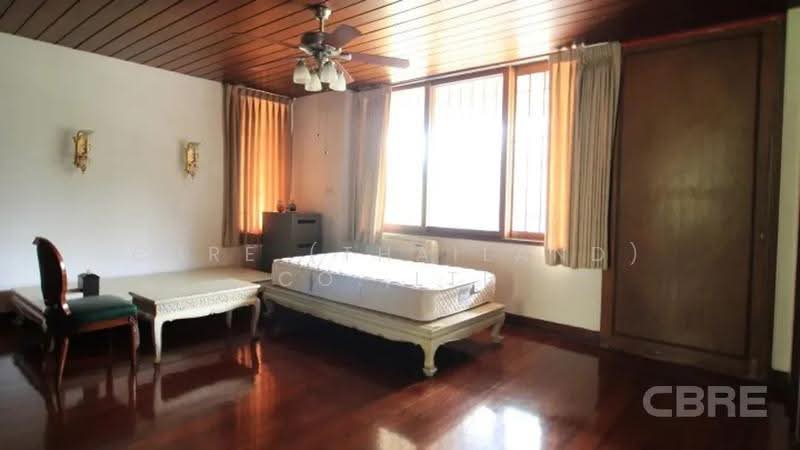 Single House on Sukhumvit 71, Bangkok, Khlong Tan Nua, Watthana, Bangkok, 4 Bedrooms, 426 sqm, Single Detached House For Sale, by CBRE (Thailand) Co.,Ltd, 500551849 - DDproperty.com
