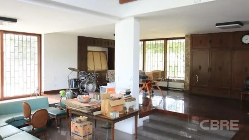 Single House on Sukhumvit 71, Bangkok, Khlong Tan Nua, Watthana, Bangkok, 4 Bedrooms, 426 sqm, Single Detached House For Sale, by CBRE (Thailand) Co.,Ltd, 500551849 - DDproperty.com
