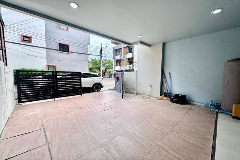 The Symphony Townhome, Bangkok, 189 Soi Nawamin 163, Nuan Chan, Bueng Kum, Bangkok, 3 Bedrooms, 164 sqm, Townhouse For Sale, by คุณปิ่น, 500551982 - DDproperty.com