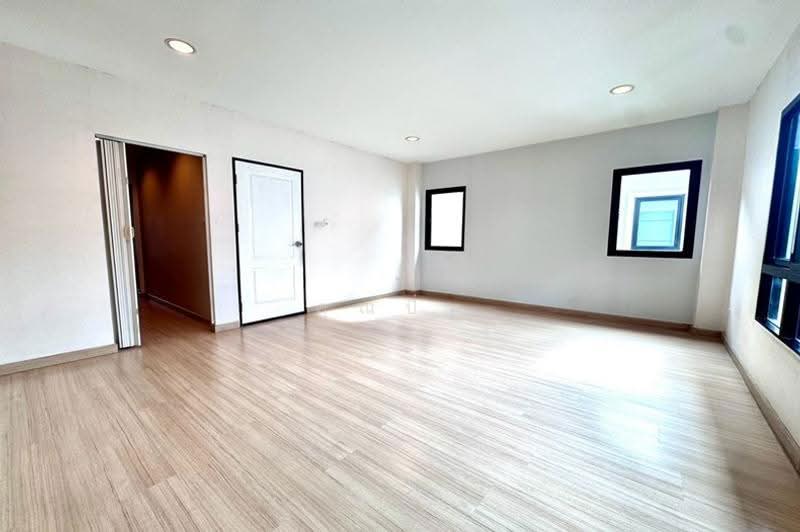 The Symphony Townhome, Bangkok, 189 Soi Nawamin 163, Nuan Chan, Bueng Kum, Bangkok, 3 Bedrooms, 164 sqm, Townhouse For Sale, by คุณปิ่น, 500551982 - DDproperty.com
