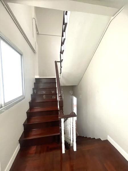 Townhouse Sutthisan – MRT Sutthisan Station, Bangkok, Huai Khwang, Bangkok, 5 Bedrooms, 200 sqm, Townhouse For Rent, by ปรินทร์ญาดา ชิณโชติ, 500552028 - DDproperty.com
