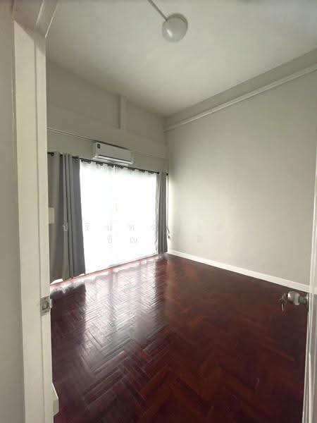 Townhouse Sutthisan – MRT Sutthisan Station, Bangkok, Huai Khwang, Bangkok, 5 Bedrooms, 200 sqm, Townhouse For Rent, by ปรินทร์ญาดา ชิณโชติ, 500552028 - DDproperty.com