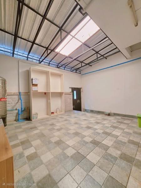 Commercial building for sale with tenant, Sathorn Business Park, 30.2 sq. wah, next to BTS Wongwian, Bangkok, กรุงธนบุรี, Khlong Ton Sai, Khlong San, Bangkok, , 300 sqm, Shophouse For Sale, by Fareeda Thaipatan, 500552031 - พื้นที่ด้านหลังชั้นล่าง - DDproperty.com