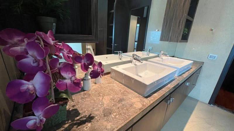 Royal Residence Park, Bangkok, 99 Royal Resident Park Lumphini, Lumphini, Pathum Wan, Bangkok, 4 Bedrooms, 275 sqm, Condo For Rent, by Dechatorn Chichaiyang, 500552062 - DDproperty.com