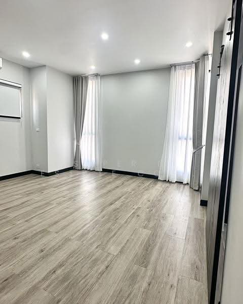 หมู่บ้านบางนาวิลล่า, Samut Prakan, บางนา ตราด, Bang Kaeo, Bang Plee, Samut Prakan, 4 Bedrooms, 200 sqm, Single Detached House For Sale, by Super B Estate Co., Ltd, 500552088 - DDproperty.com